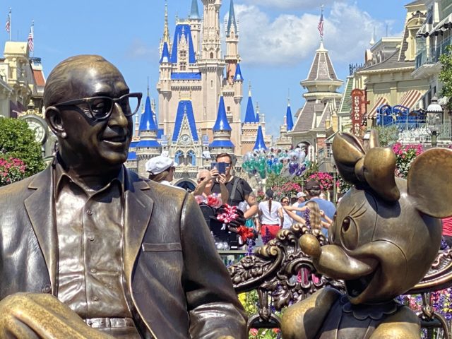 Roy O Disney statue at Magic Kingdom
