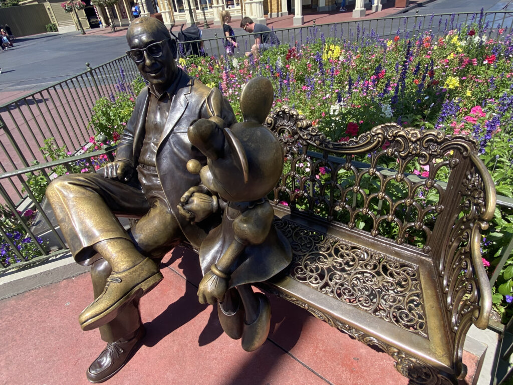 Statue of Roy Disney and Minnie Mouse
